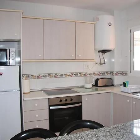 South Facing Apartment, Fantastic Sea Views,terrace, 300m