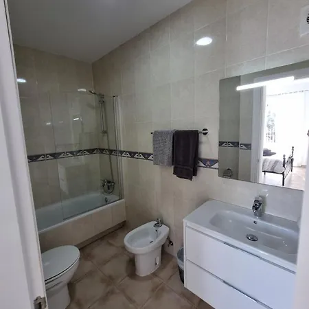 Apartment South Facing Apartment, Fantastic Sea Views,terrace, 300m