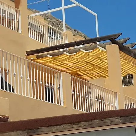 Apartamento South Facing Apartment, Fantastic Sea Views,terrace, 300m