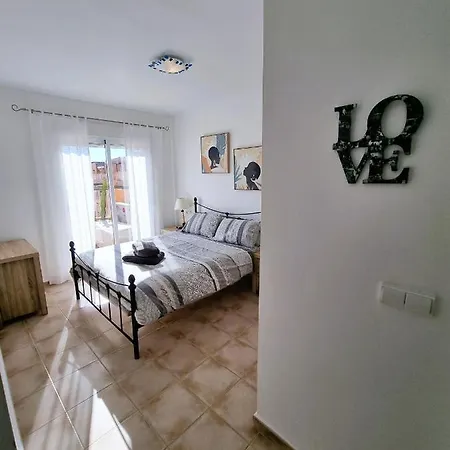 South Facing Apartment, Fantastic Sea Views,terrace, 300m Apartamento Mojácar