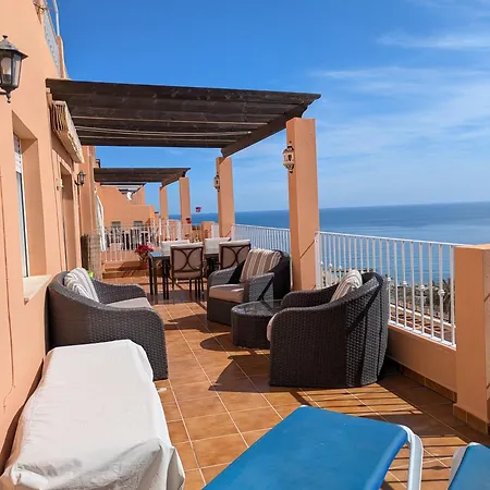 South Facing Apartment, Fantastic Sea Views,terrace, 300m